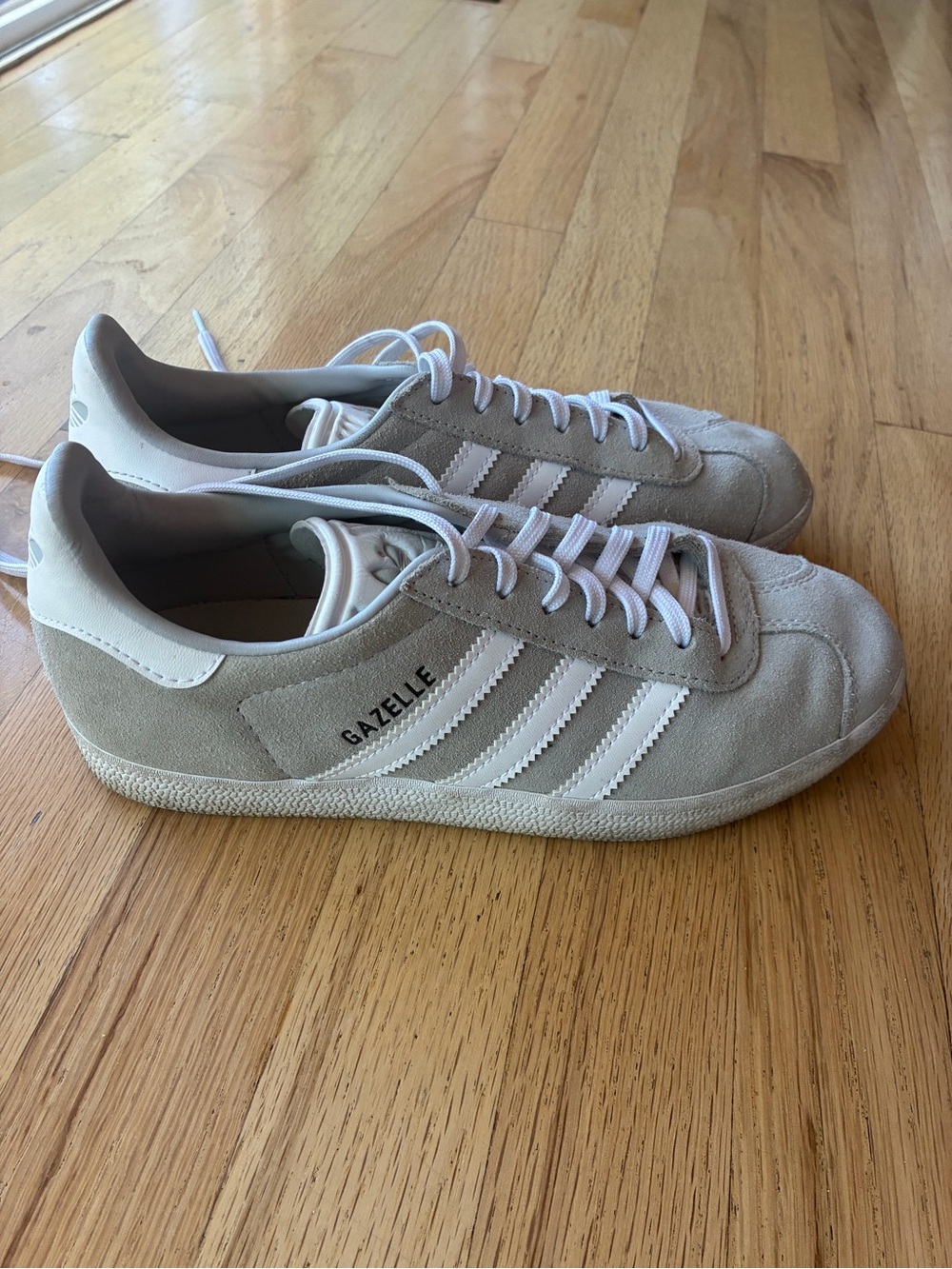 adidas Gazelle Women’s Suede Sneakers - Beige/White